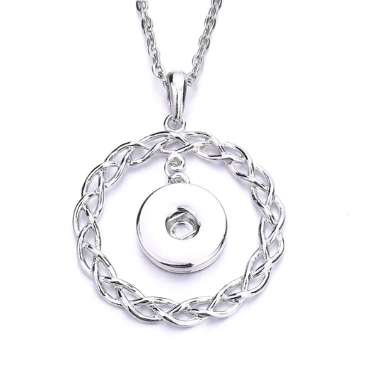 Simple Wreath Necklace